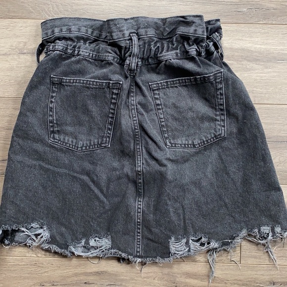 Zara Distressed Blk Denim Skirt - Size Large - Picture 4 of 4